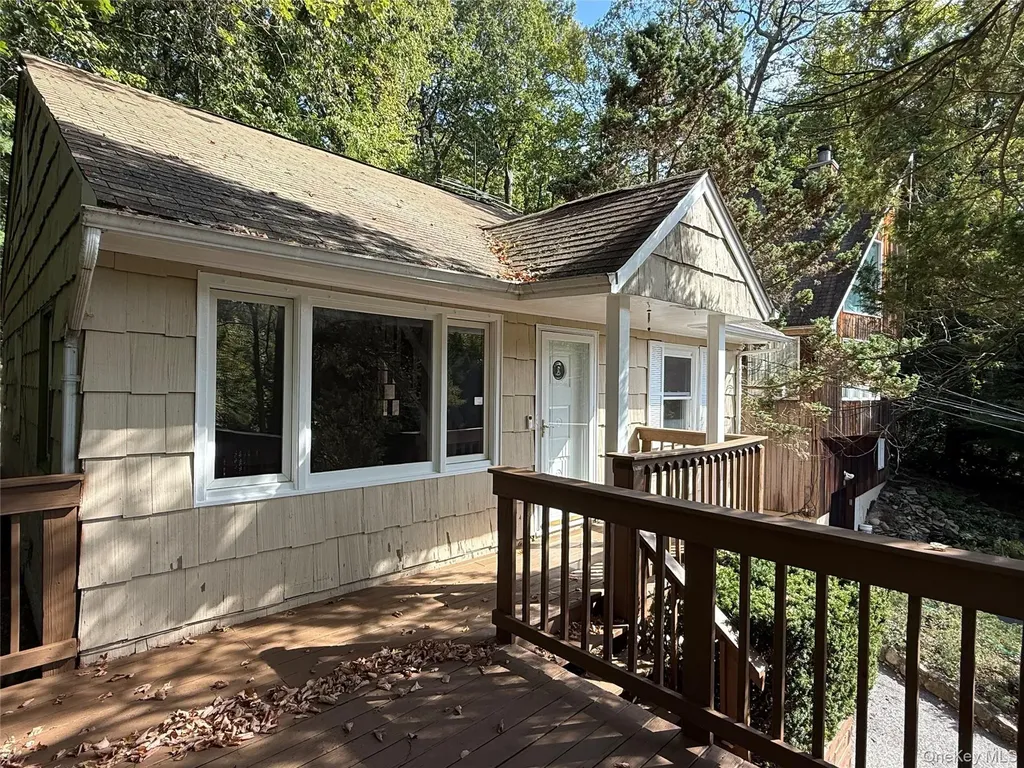 19 Cotswold Drive Centerport NY 11721