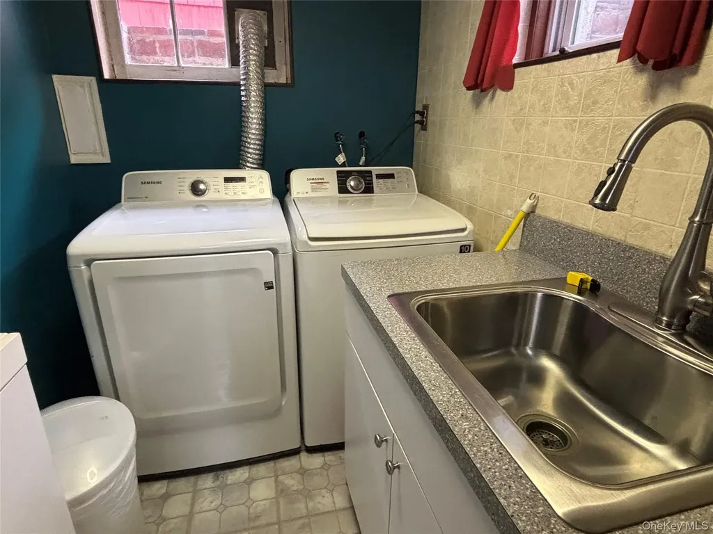 62 Poppy Avenue Franklin Square NY 11010
