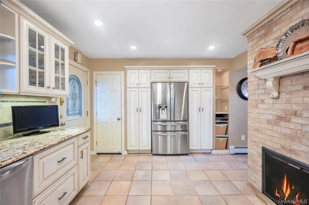 99 Lantern Road Hicksville NY 11801