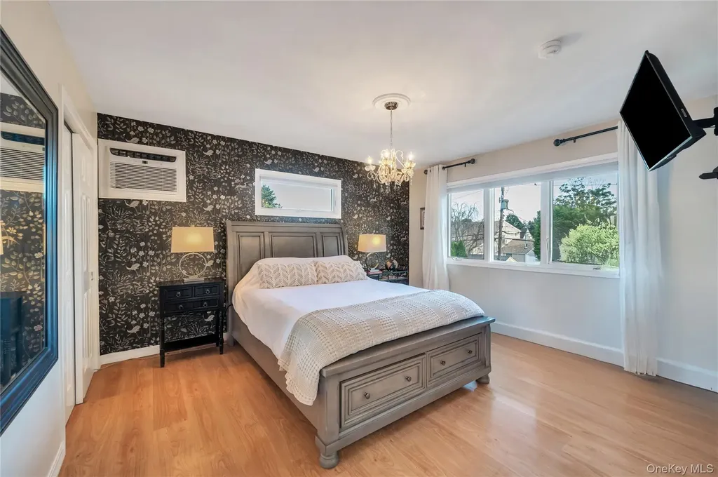 99 Lantern Road Hicksville NY 11801