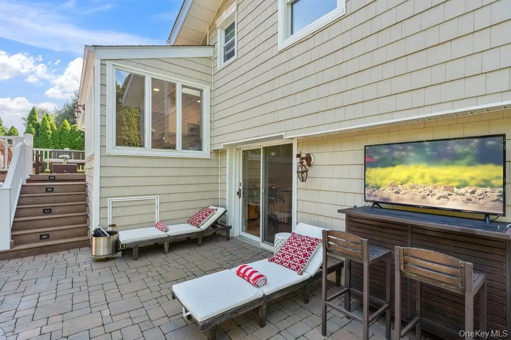 2 Flower Lane Jericho NY 11753