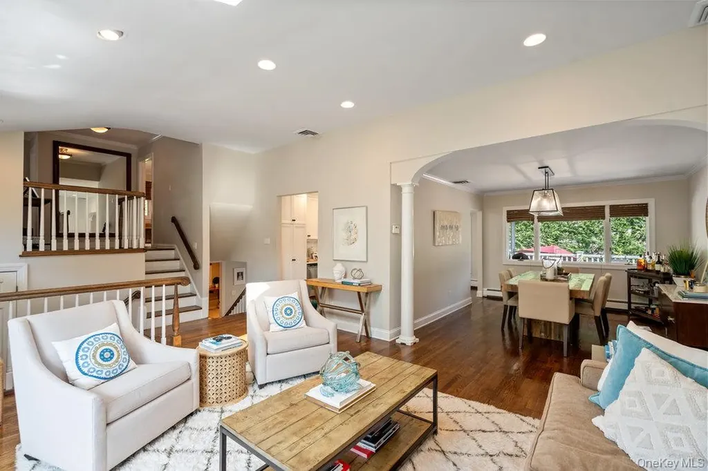 2 Flower Lane Jericho NY 11753