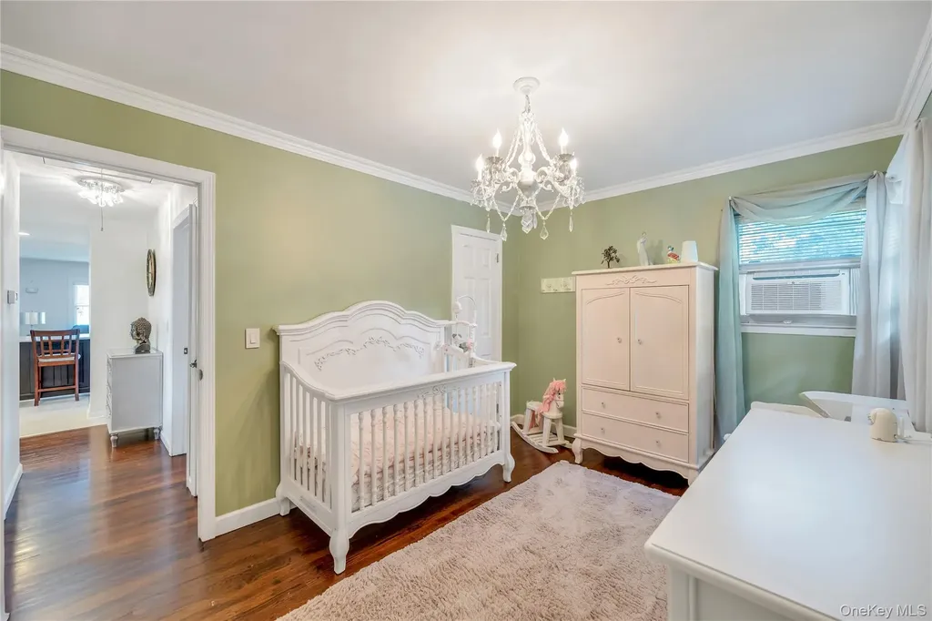 29 Collins Avenue Deer Park NY 11729