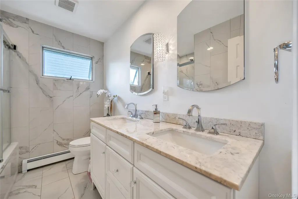 29 Collins Avenue Deer Park NY 11729