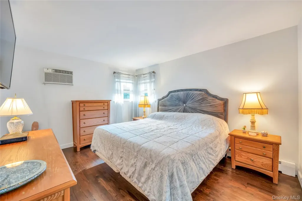 29 Collins Avenue Deer Park NY 11729