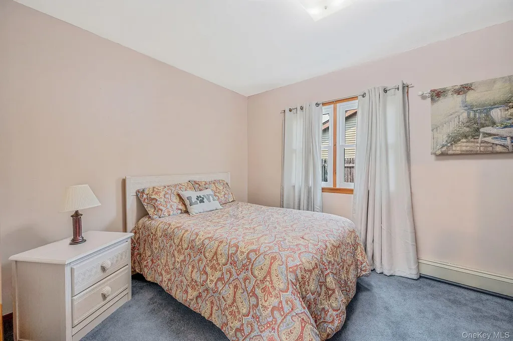 21 Windermere Drive Holbrook NY 11741