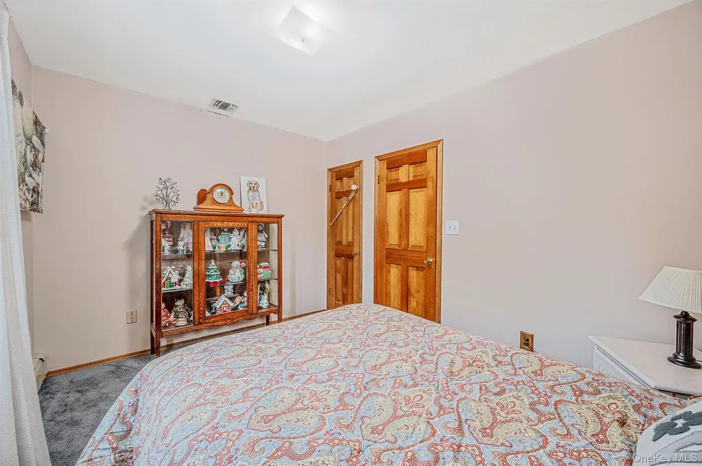 21 Windermere Drive Holbrook NY 11741