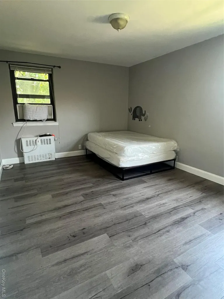 196-11 69th Avenue Fresh Meadows NY 11365