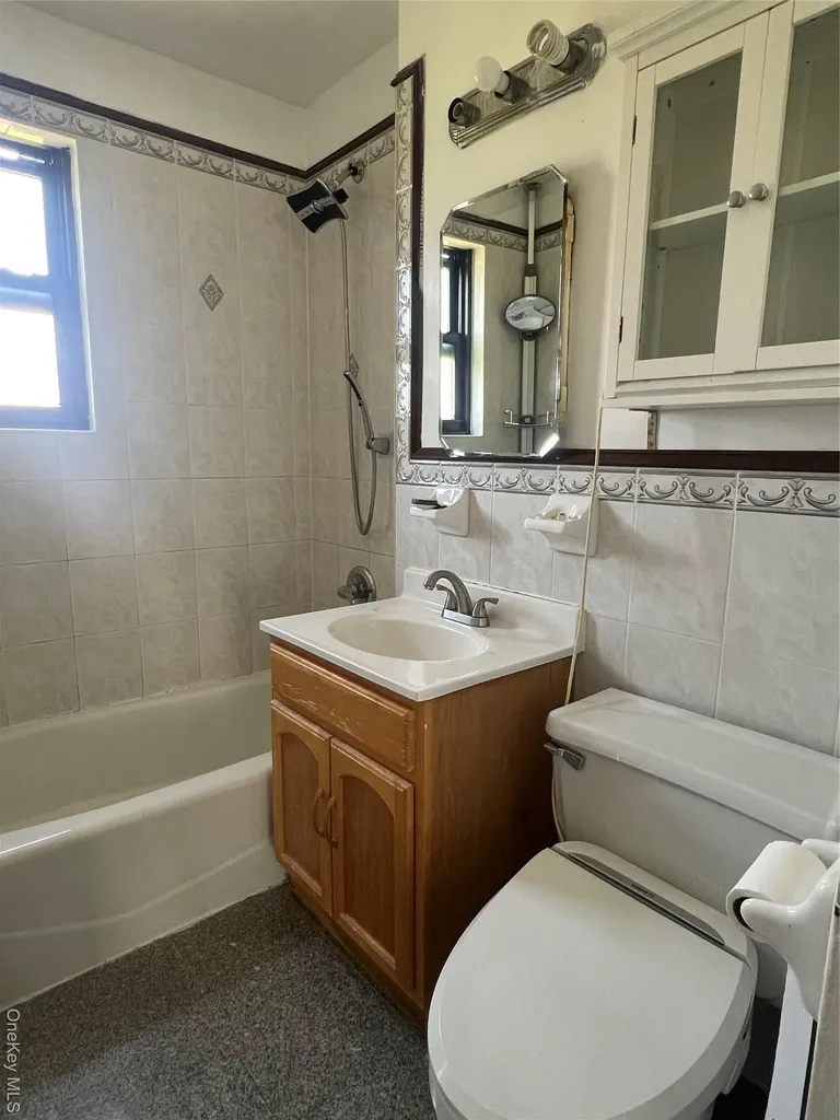 196-11 69th Avenue Fresh Meadows NY 11365