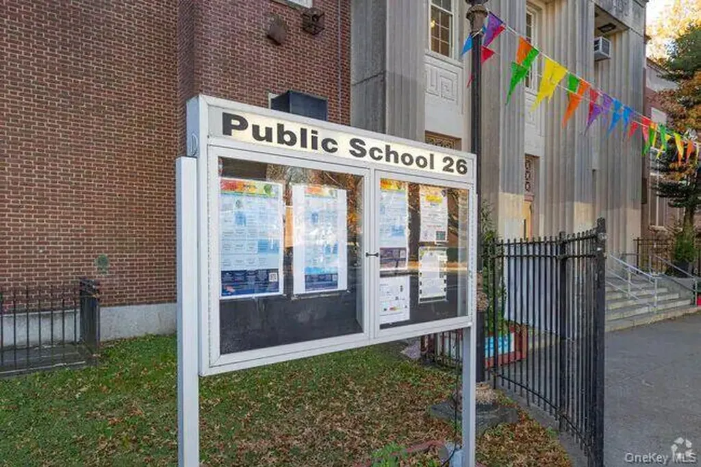 196-11 69th Avenue Fresh Meadows NY 11365