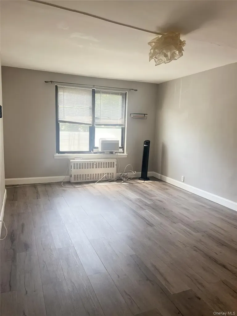 196-11 69th Avenue Fresh Meadows NY 11365