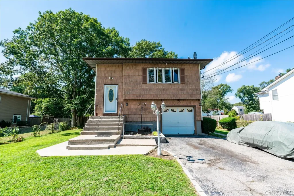 202 Powell Avenue Central Islip NY 11722