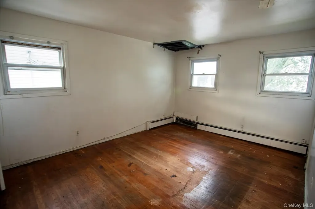 292 Westside Avenue Freeport NY 11520