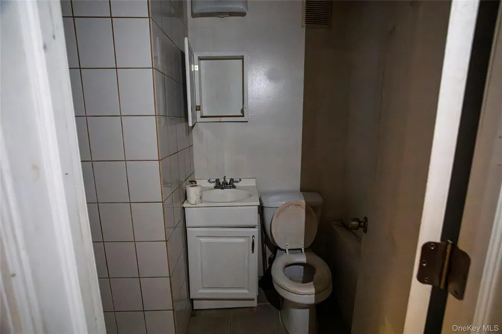 292 Westside Avenue Freeport NY 11520