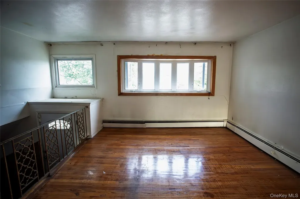 292 Westside Avenue Freeport NY 11520
