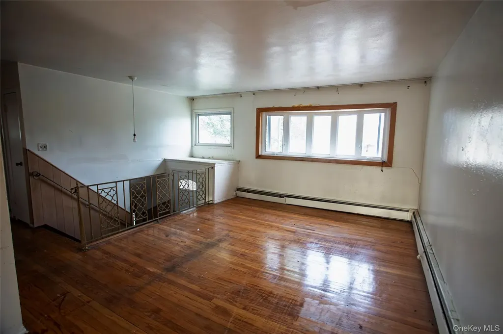 292 Westside Avenue Freeport NY 11520