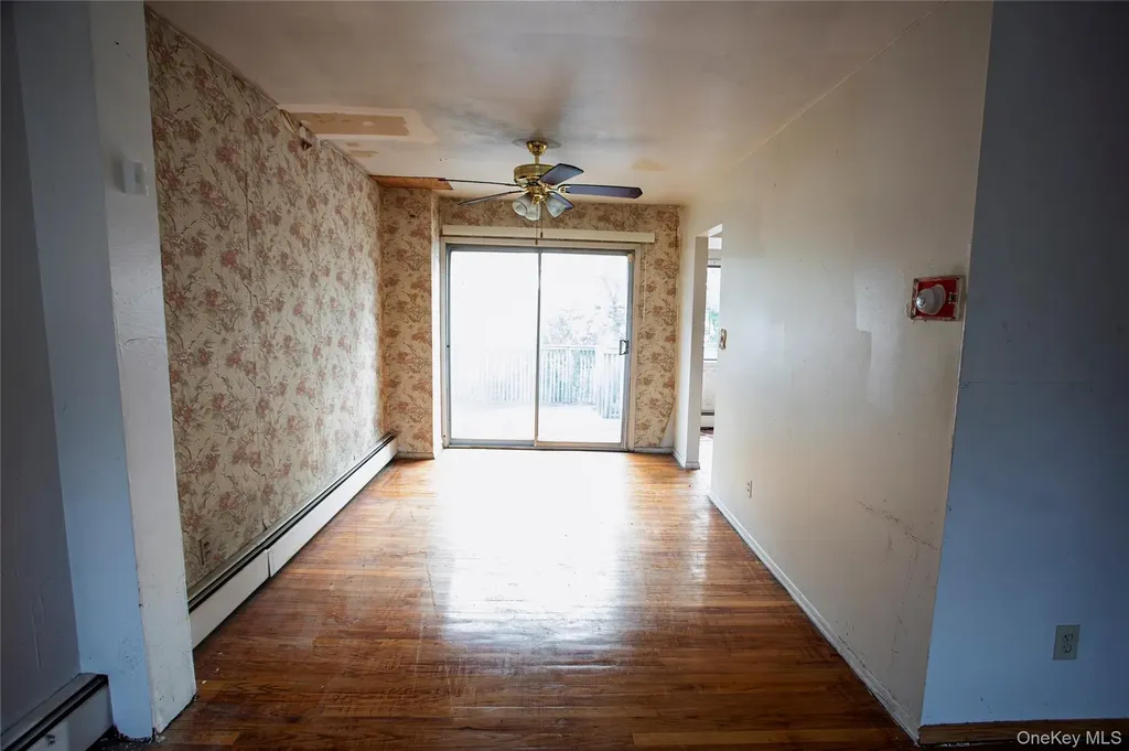 292 Westside Avenue Freeport NY 11520