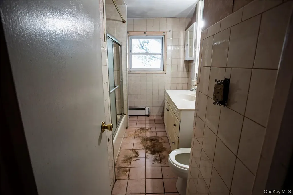 292 Westside Avenue Freeport NY 11520