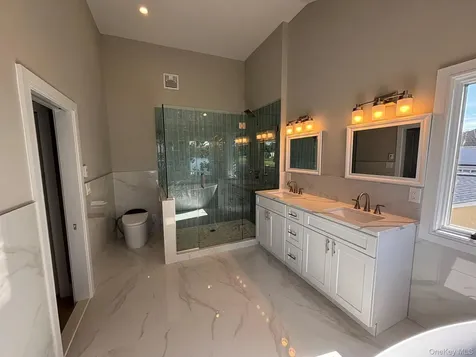 35 Adams Avenue Bayville NY 11709