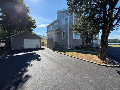 35 Adams Avenue Bayville NY 11709