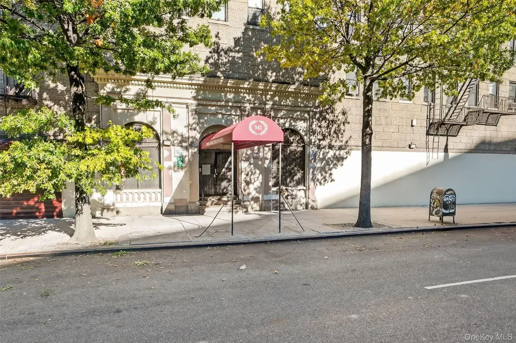 941 Jerome Avenue Bronx NY 10452