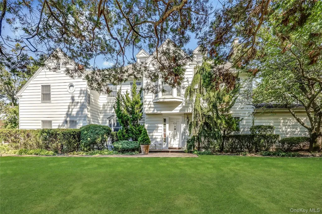 252 Cedar Avenue Hewlett Bay Park NY 11557