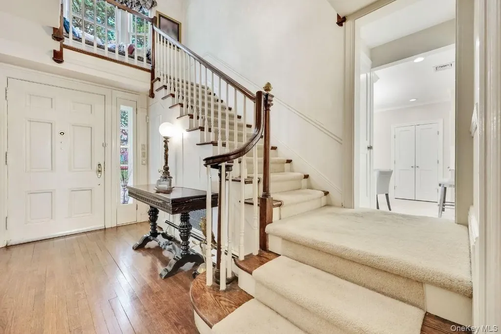 252 Cedar Avenue Hewlett Bay Park NY 11557