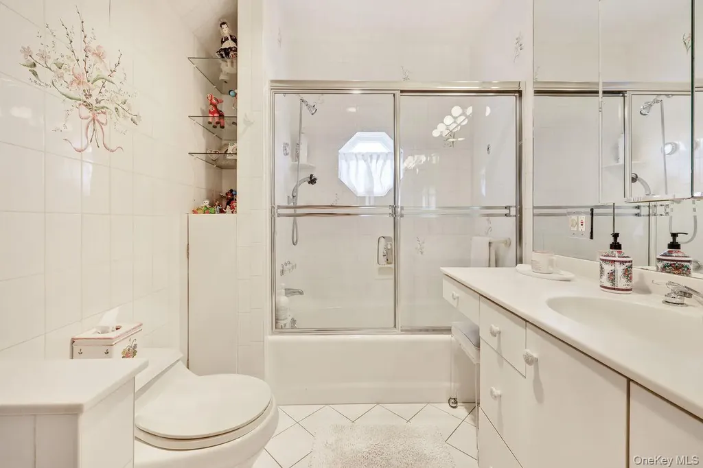 252 Cedar Avenue Hewlett Bay Park NY 11557