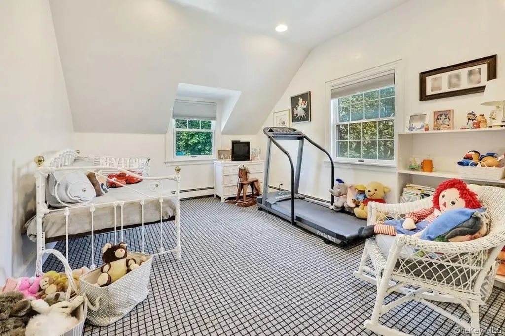 252 Cedar Avenue Hewlett Bay Park NY 11557