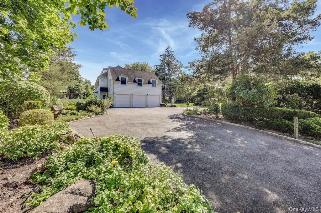 252 Cedar Avenue Hewlett Bay Park NY 11557
