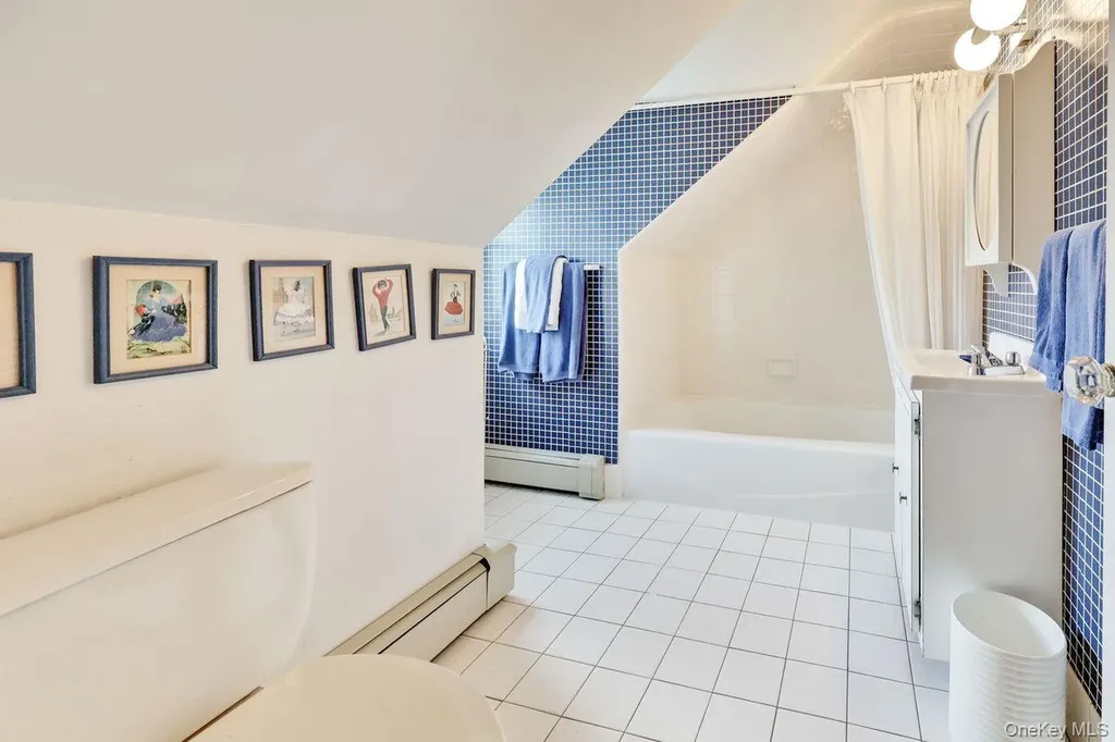252 Cedar Avenue Hewlett Bay Park NY 11557