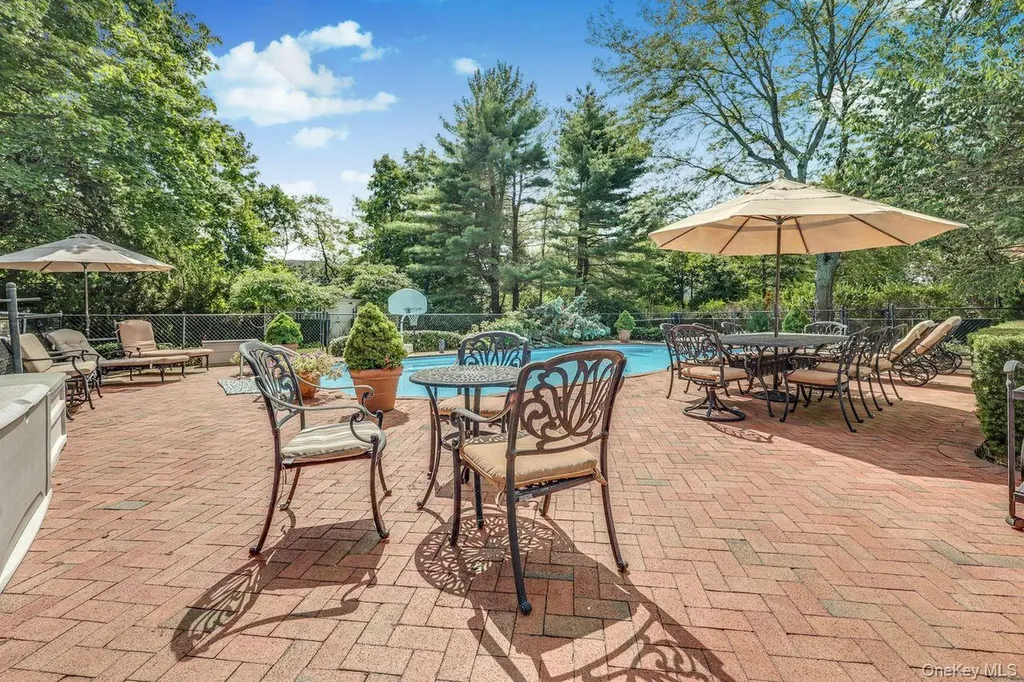 252 Cedar Avenue Hewlett Bay Park NY 11557