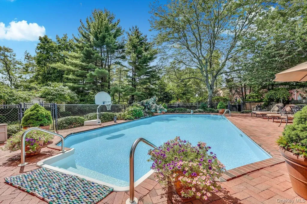 252 Cedar Avenue Hewlett Bay Park NY 11557