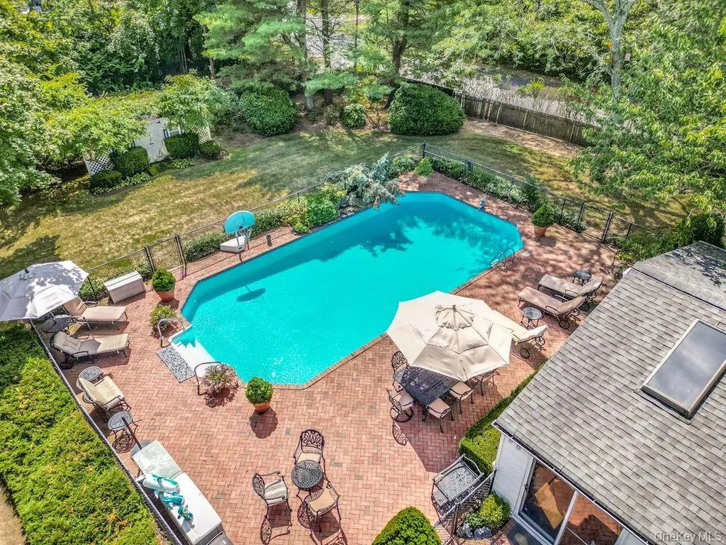 252 Cedar Avenue Hewlett Bay Park NY 11557