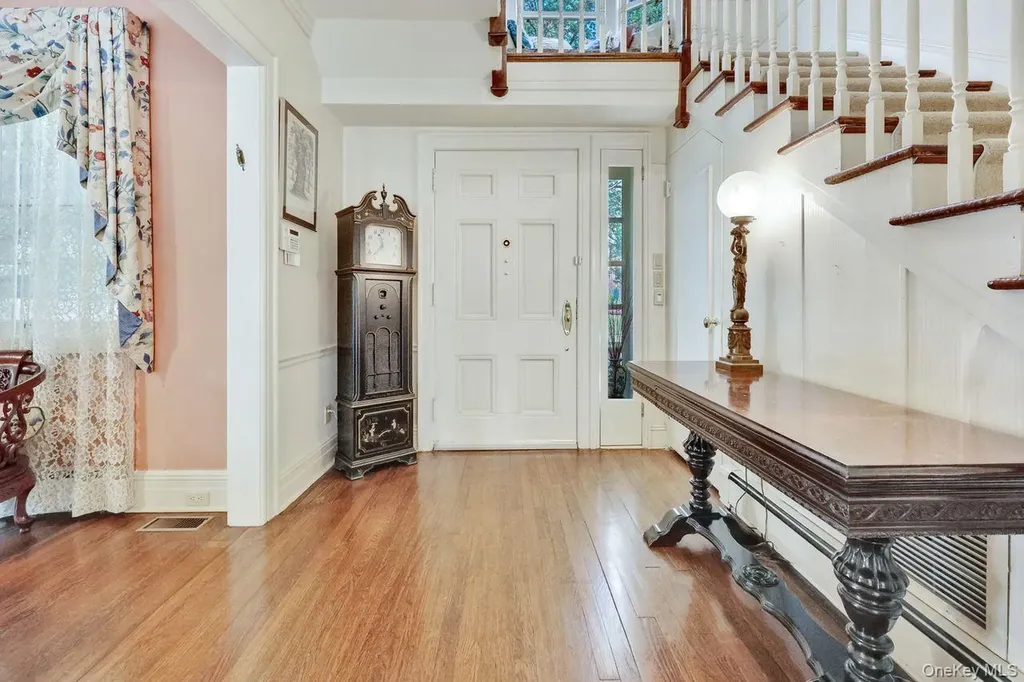 252 Cedar Avenue Hewlett Bay Park NY 11557