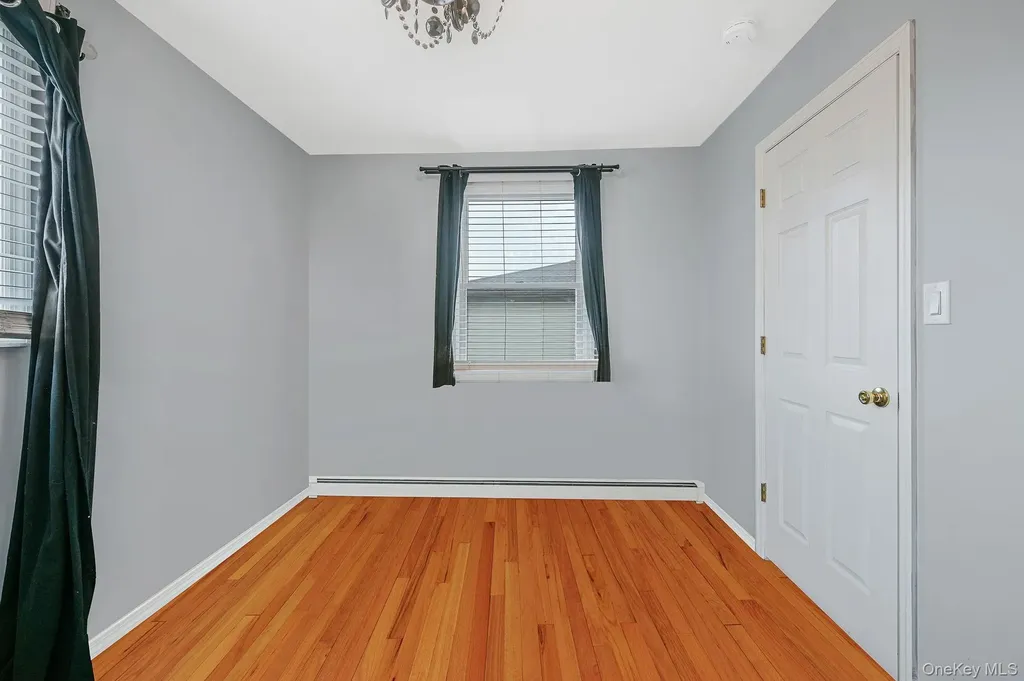 45 Feustal Street Lindenhurst NY 11757