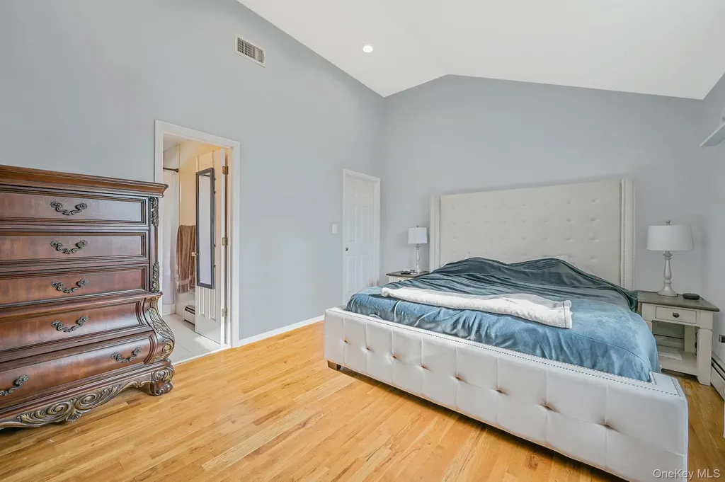 45 Feustal Street Lindenhurst NY 11757