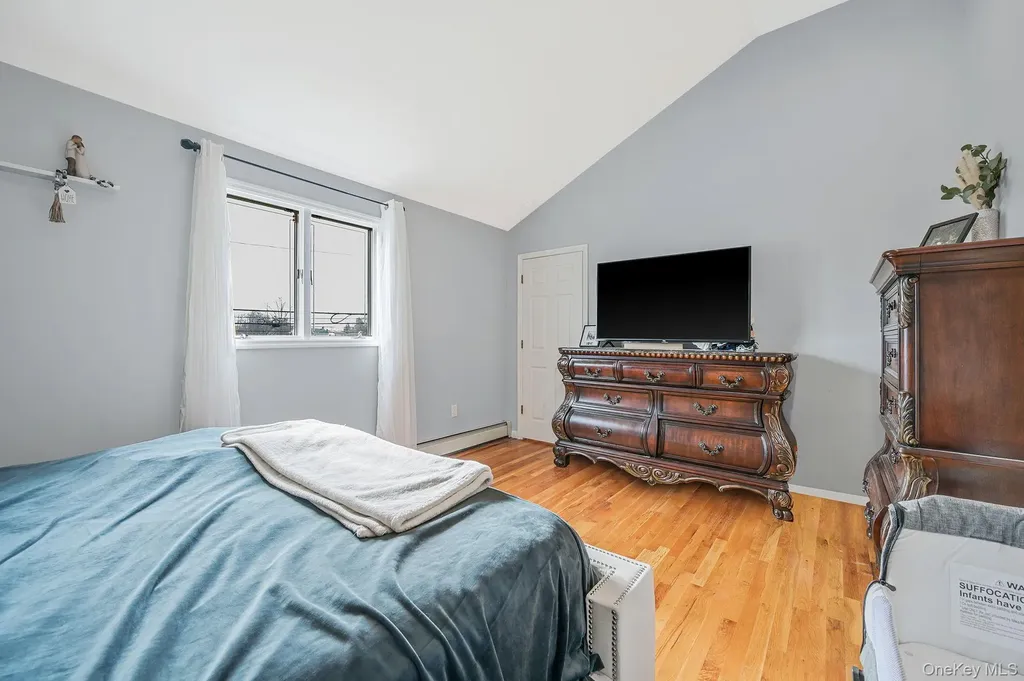 45 Feustal Street Lindenhurst NY 11757
