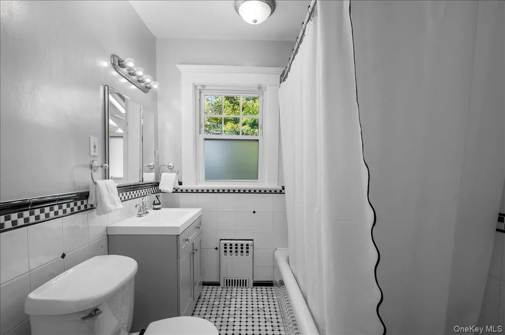 89 Young Avenue Pelham NY 10803