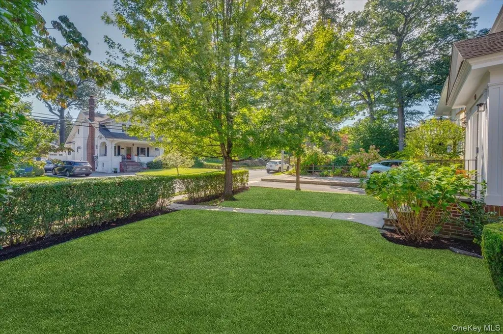 89 Young Avenue Pelham NY 10803