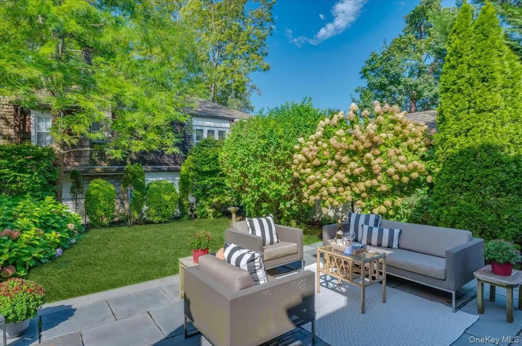 89 Young Avenue Pelham NY 10803