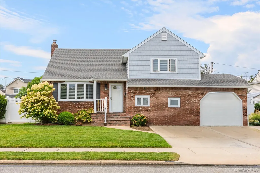 5 Webster Avenue Massapequa NY 11758