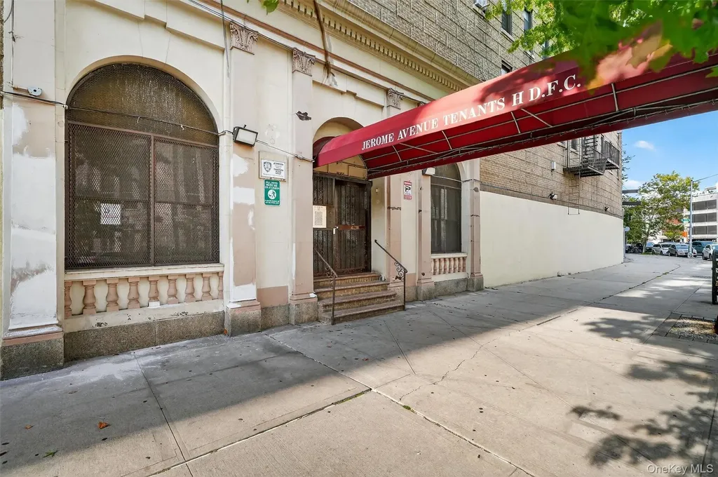941 Jerome Avenue Bronx NY 10452