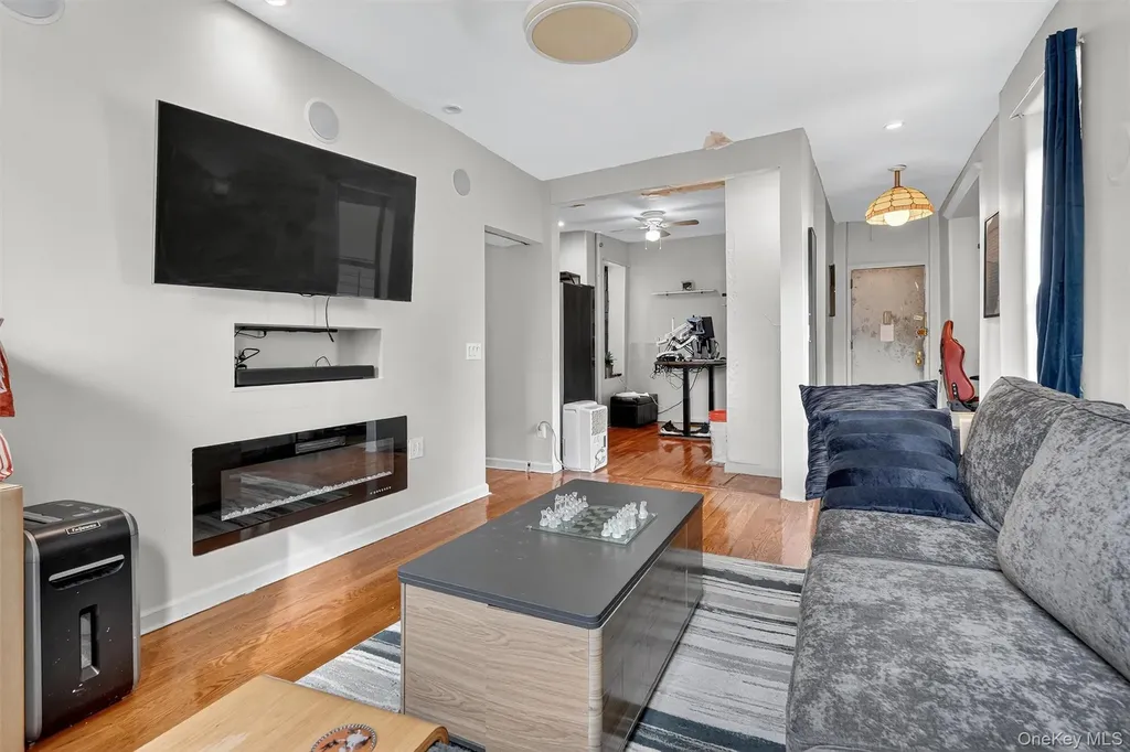 941 Jerome Avenue Bronx NY 10452