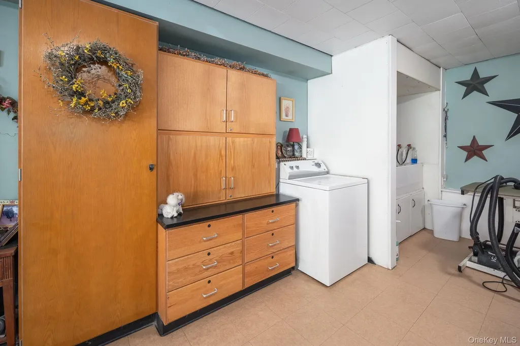 107 Railroad Avenue Other NY 12122