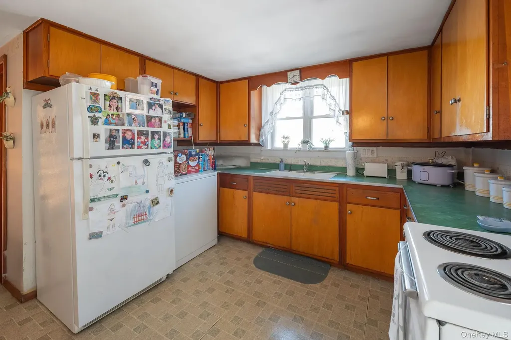 107 Railroad Avenue Other NY 12122