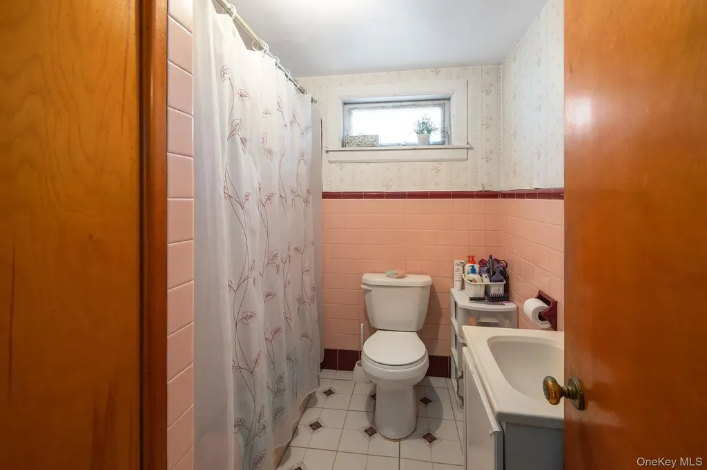 107 Railroad Avenue Other NY 12122