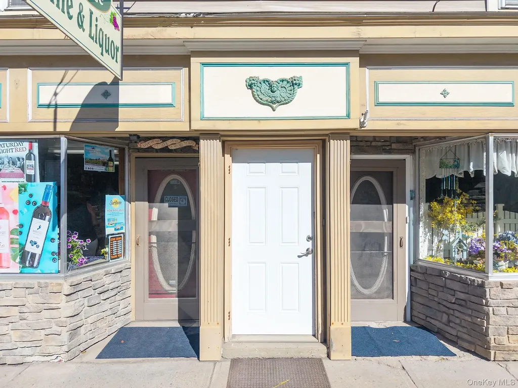 107 Railroad Avenue Other NY 12122