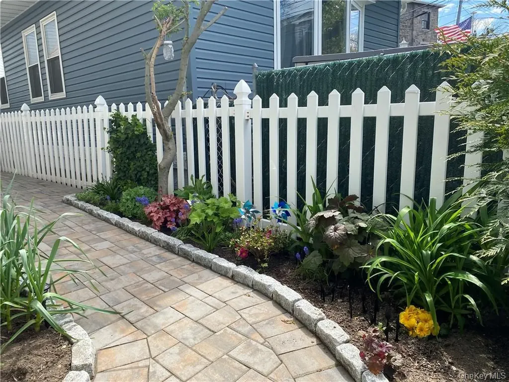 181C Edgewater Bronx NY 10465