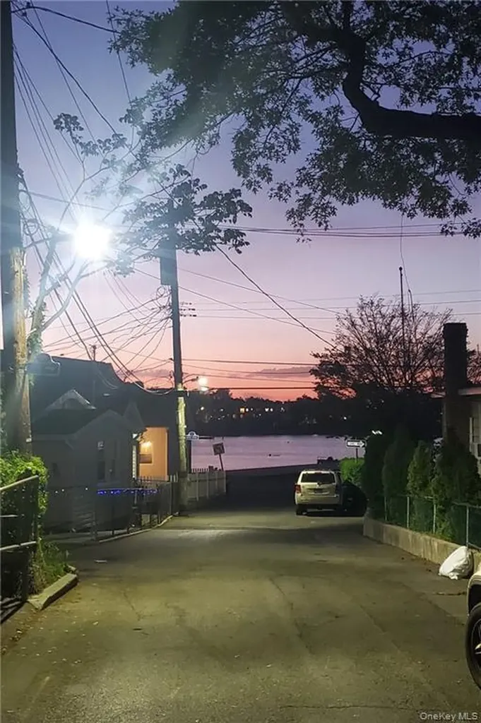 181C Edgewater Bronx NY 10465